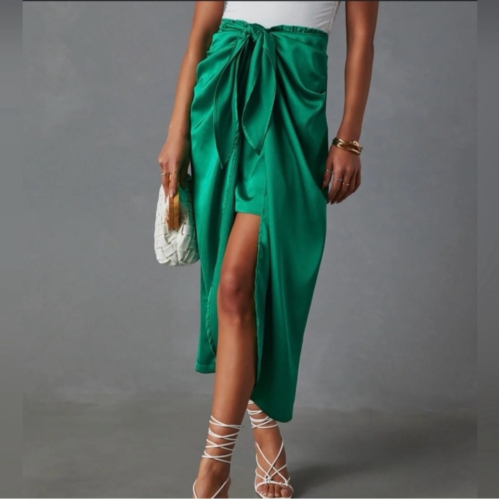 Vici Tea Time satin bow like new